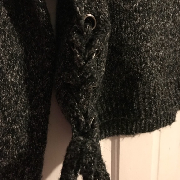 Jonn + Jenn Sweater - Picture 3 of 4